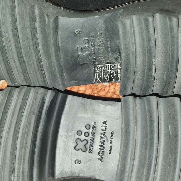 Aquatalia suede loafer with heel size 9 - Picture 8 of 16